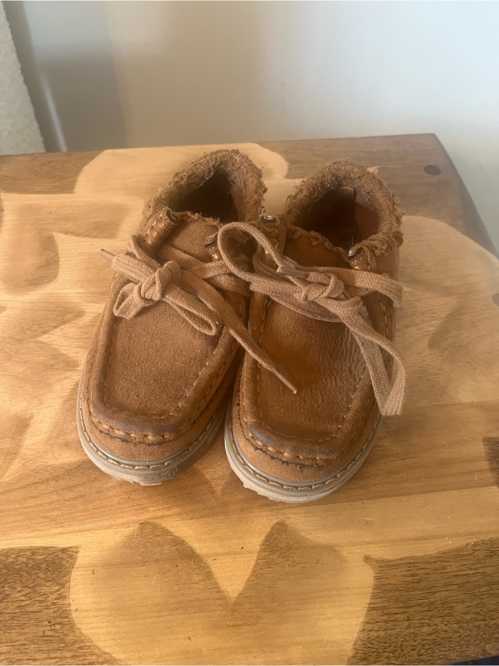 Baby Gap Kids Brown Faux Suede Moc Toe Shoes – Size 8